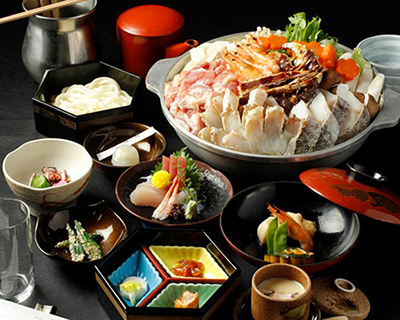 たらば蟹食べ放題と寄せ鍋　日本料理七品刺盛り付き　イメージ